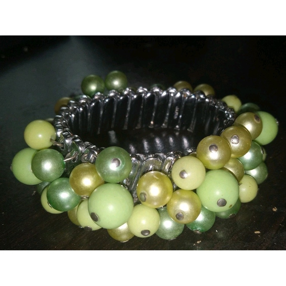 Vintage Green Beaded Cha Cha Expansion Bracelet Made in Japan‎ Jewelry